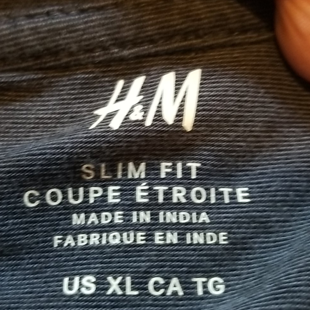 T-Shirt - Picture 3 of 3